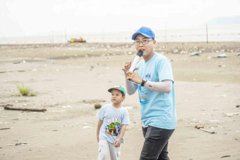 THE INTERNATIONAL COASTAL CLEAN UP DAY